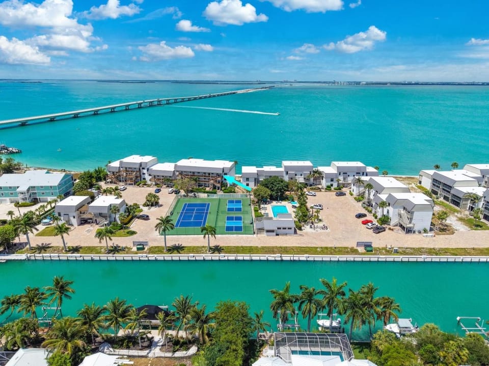 Mariner Pointe 1013 House in Sanibel Island