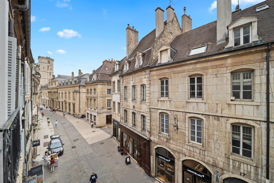 Street view, Quiet street view