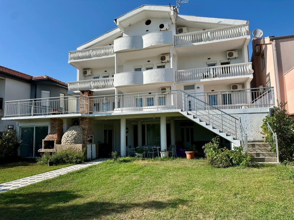 Villa Paris Apartment in Ulcinj Municipality
