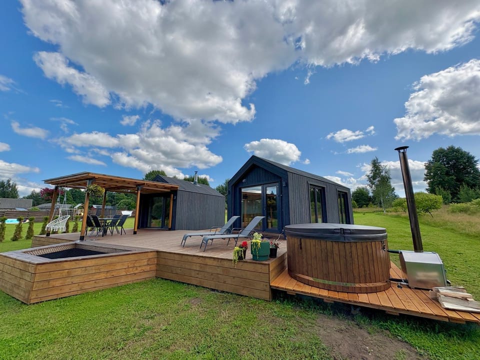 Property building, Hot Tub