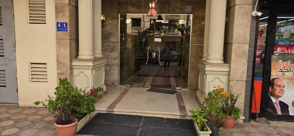 شقه فندقيه مدينه نصر شارع رياض شمس Apartment in Cairo Governorate