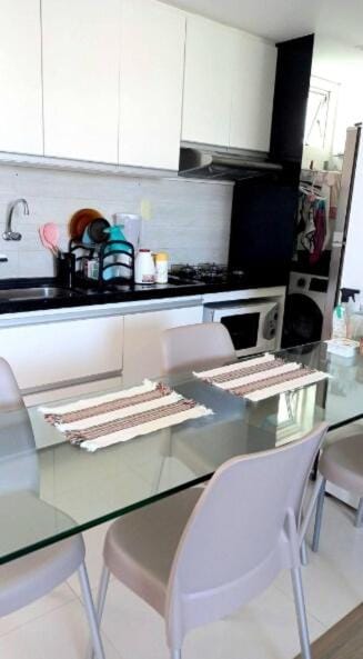 Kitchen or kitchenette, Dining area, Food, Meals, stove, kitchen