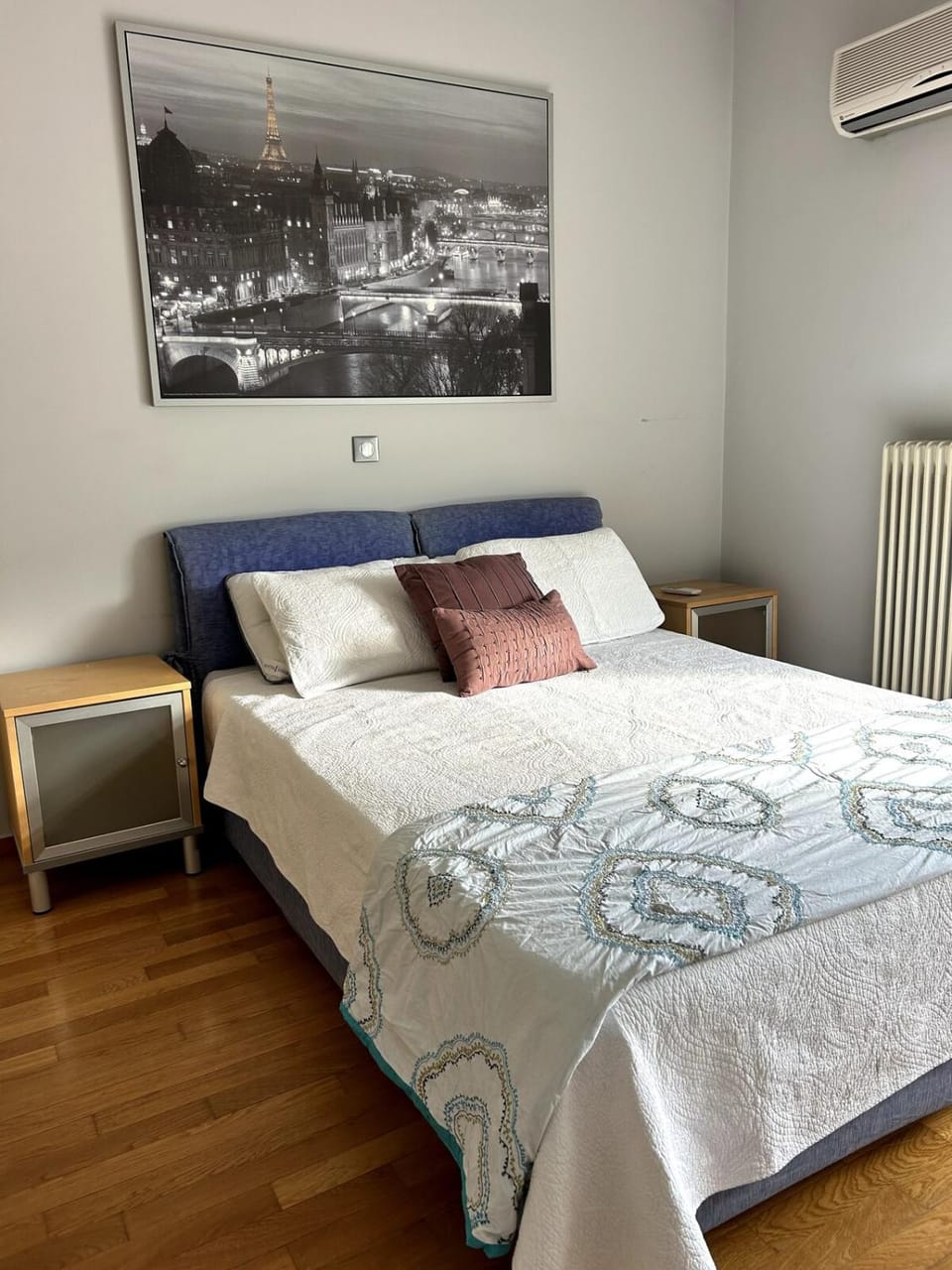 Bed, Bedroom, air conditioner