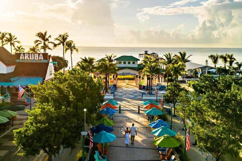 Poolfront Beachfront Bliss Apartment in Lauderdale-by-the-Sea