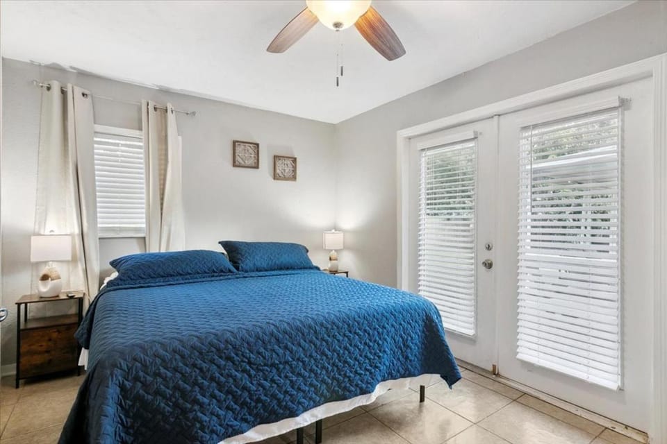 Charming 3 bedroom 2 bath home in Nederland House in Port Arthur