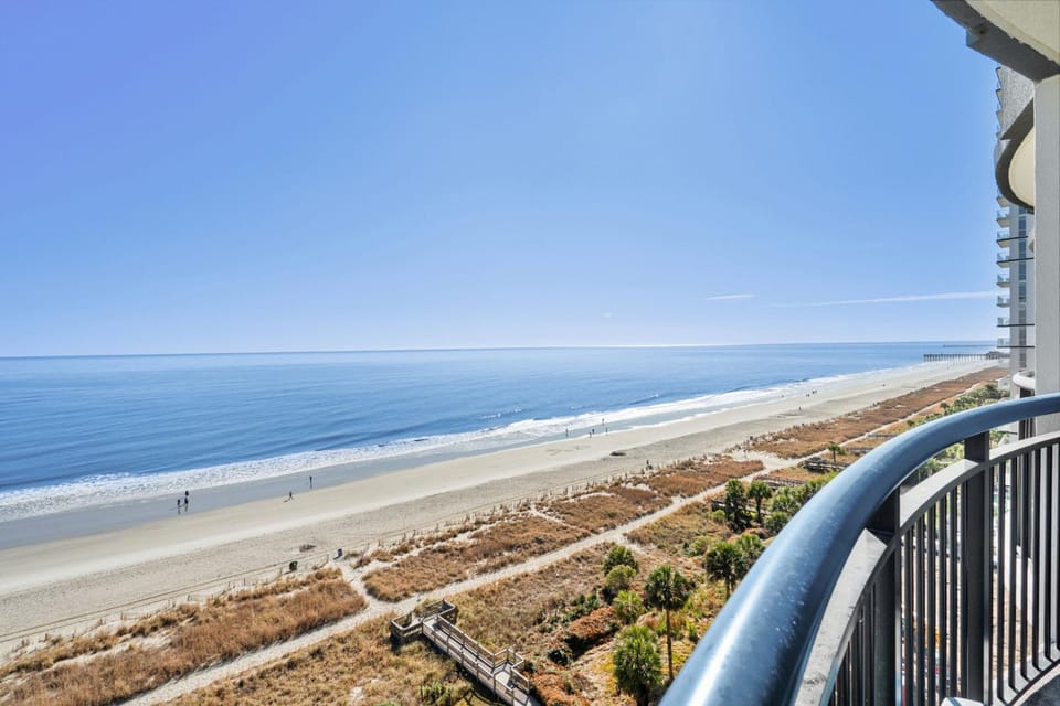 Boardwalk Beach Resort Unit 1037 - Oceanfront House in Myrtle Beach