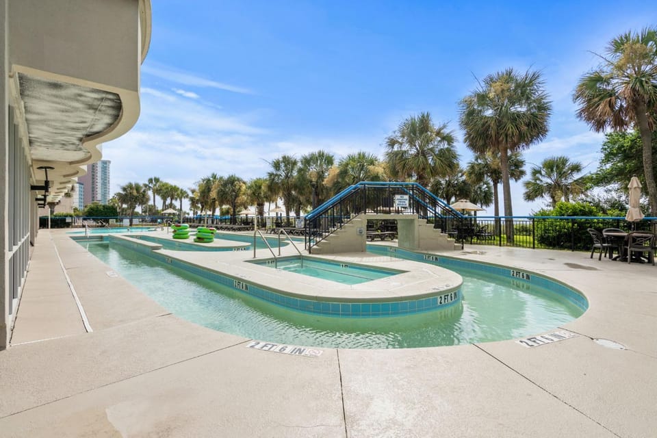 Boardwalk Beach Resort Unit 1037 - Oceanfront House in Myrtle Beach
