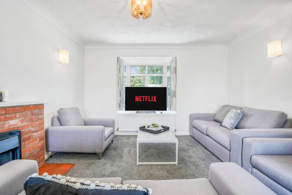 Cozy 3 Bedroom Retreat perfect for family and work travel House in Wellingborough