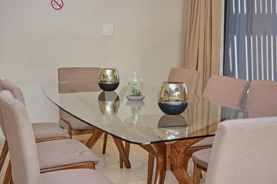 Serviced Villa Backup Power Mountain Sea views House in Cape Town