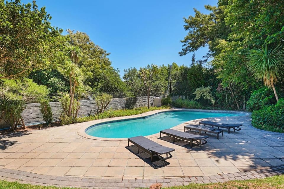 Natural landscape, Garden, Swimming pool, sunbed