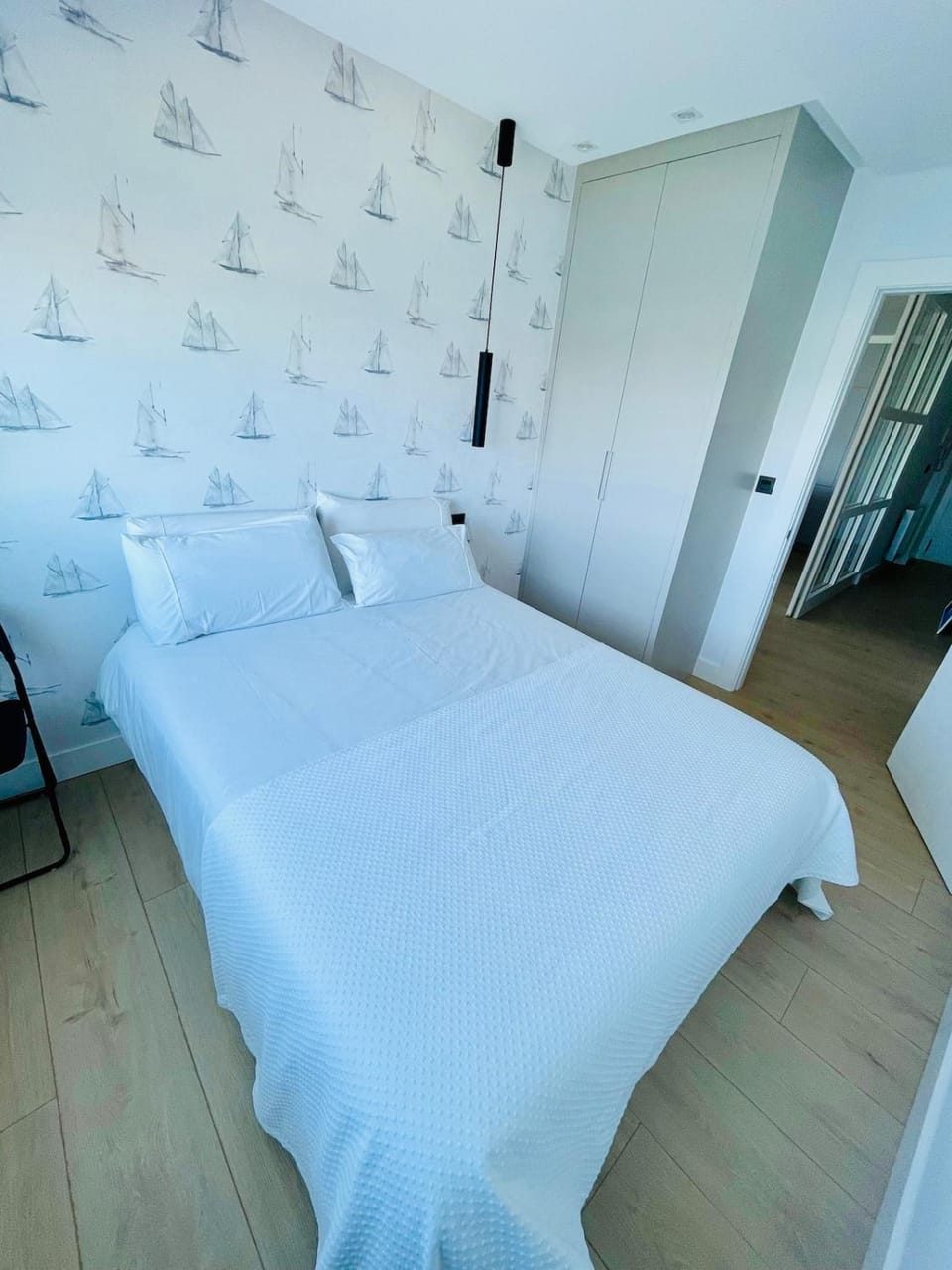 Bed, Photo of the whole room, Bedroom, wardrobe