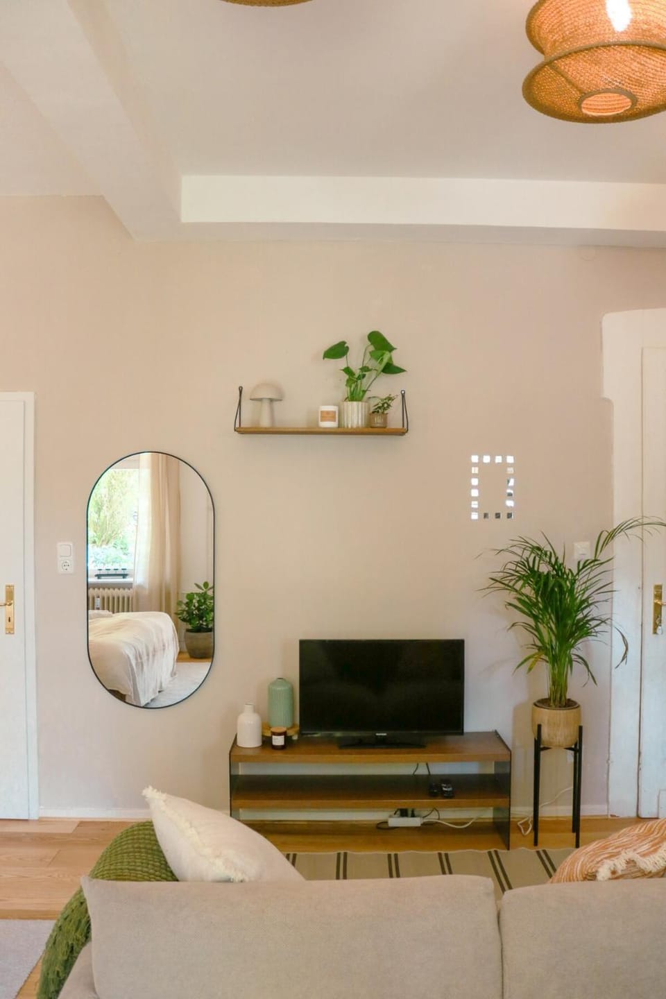 TV and multimedia, Living room, Seating area