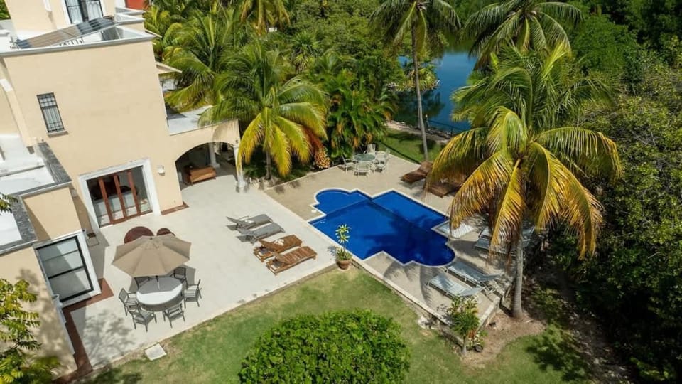 Villa Laguna del Mar - Cancun Hotel Zone Villa in Cancun