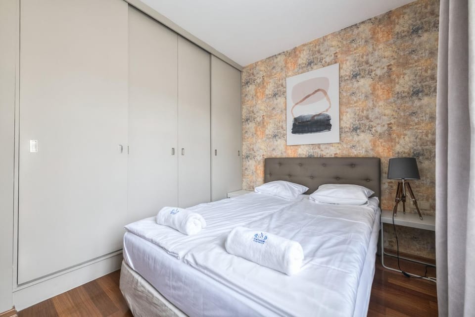 Bed, Bedroom, towels, wardrobe