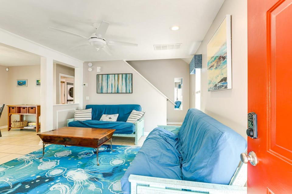 Walk to Ocean & Golf: North Myrtle Beach Home! House in North Myrtle Beach