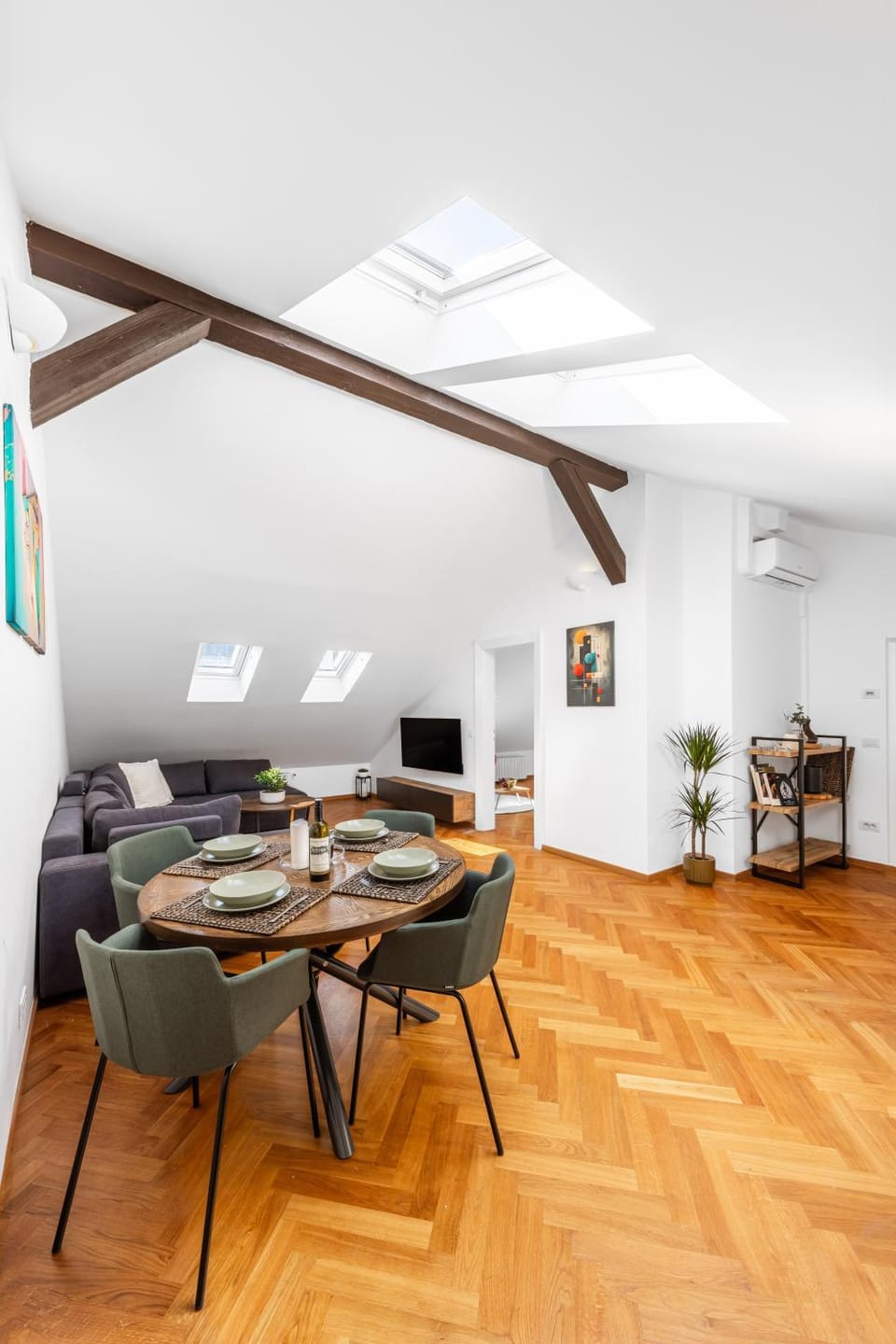 Living room, Dining area