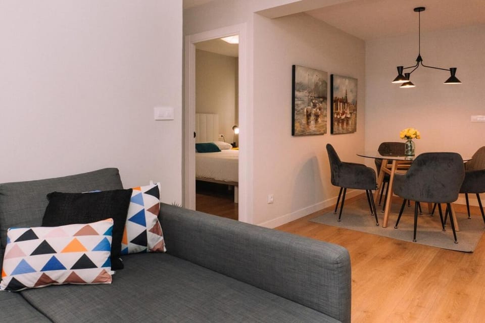 Amplio con luz y encanto by CABANA Rentals Apartment in Vigo