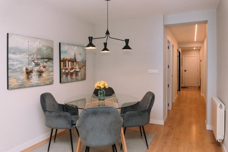 Amplio con luz y encanto by CABANA Rentals Apartment in Vigo