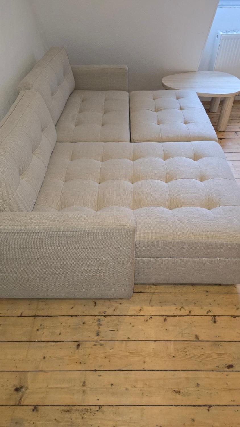 Bed, Living room, Seating area