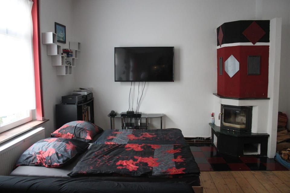 Bed, Photo of the whole room, flat iron