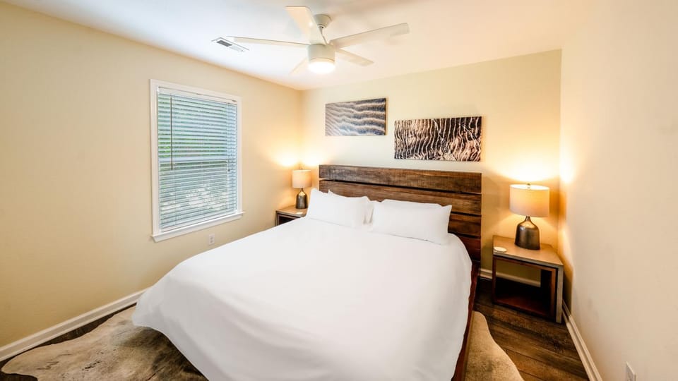 Bed, Bedroom, air conditioner