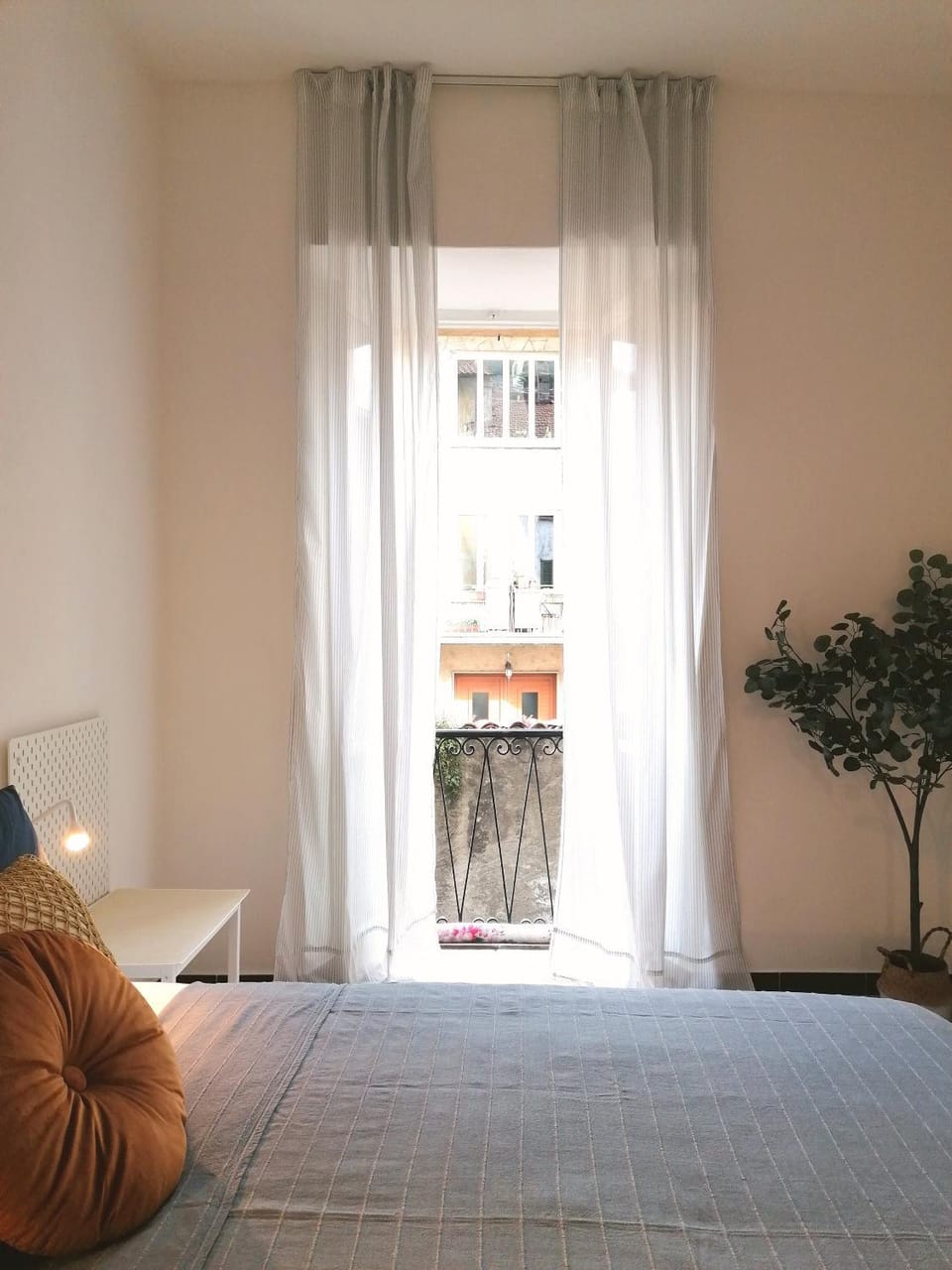 Bed, Bedroom, City view