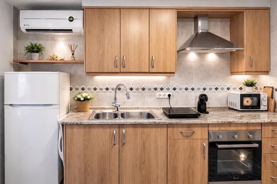 Kitchen or kitchenette, kitchen