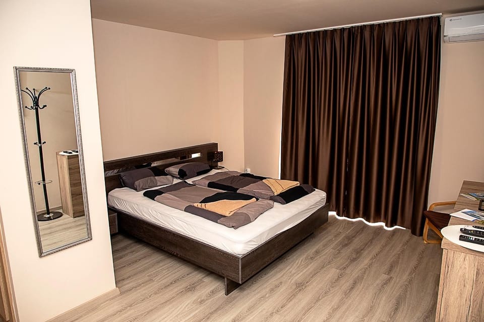 Sasfészek Apartmanok Apartment in Hungary