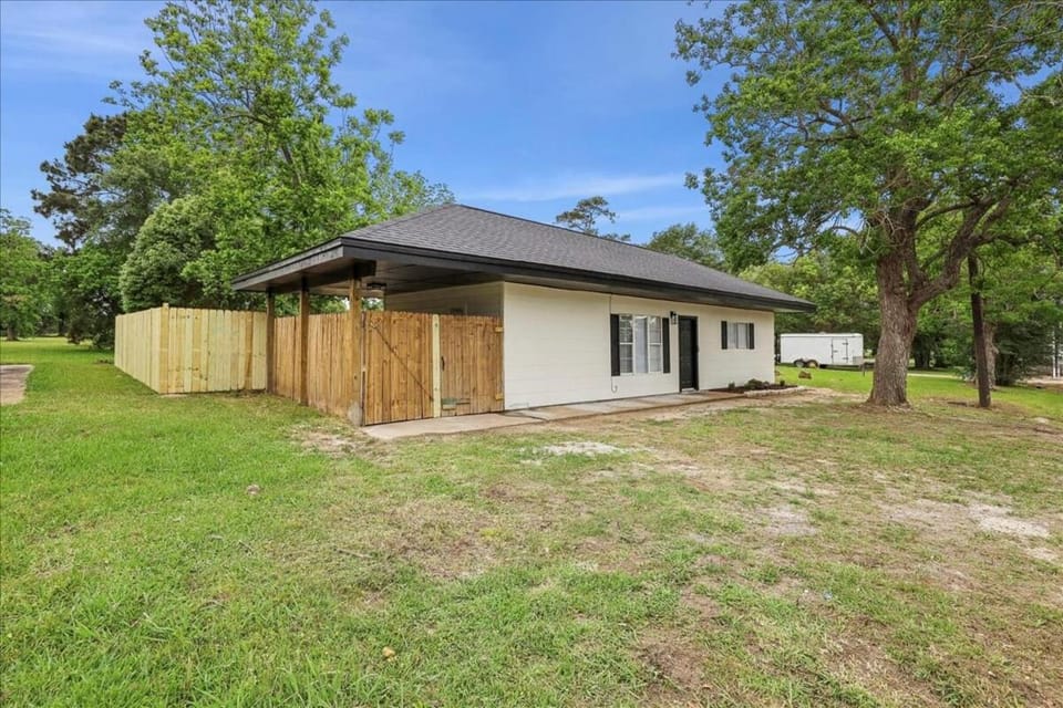Comfortable 2-Bedroom Rental in Bridge City House in Port Arthur