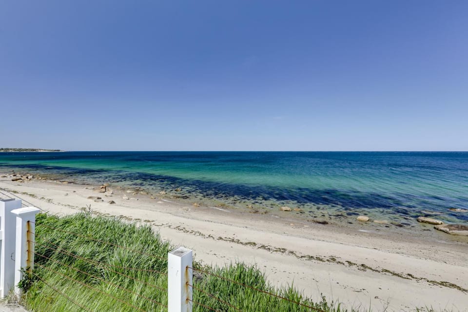 Oceanfront Cottage on Cape Cod Bay w/ Game Room House in Manomet Beach