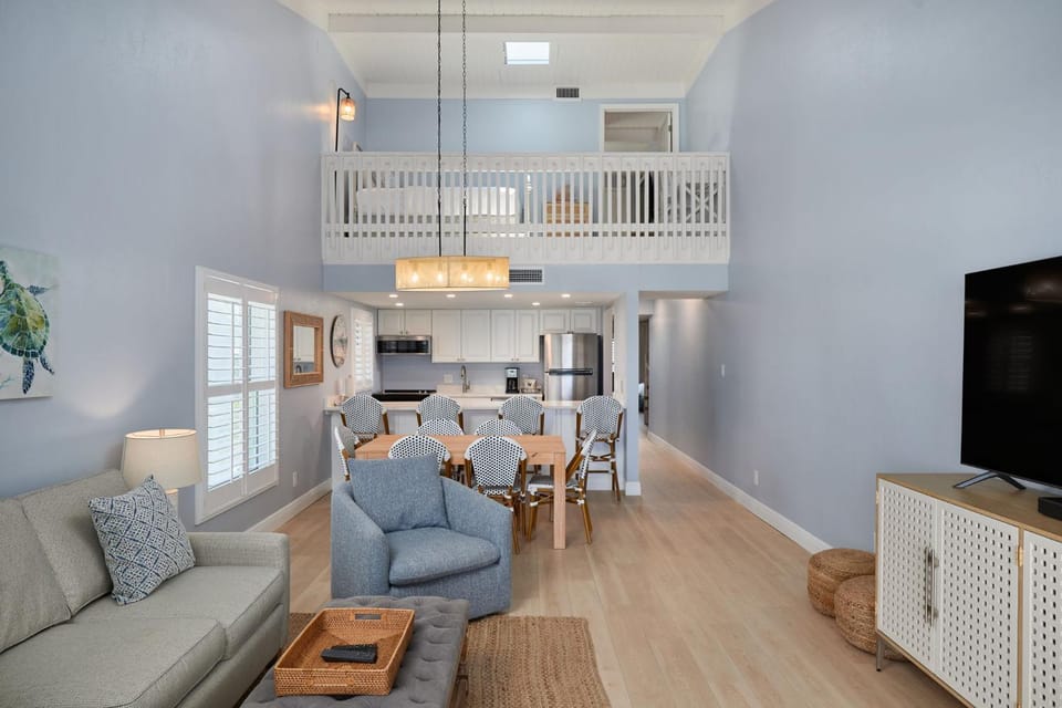 Beach Villa 2638- Captiva Three Bedroom Executive Beachfront Residence House in Captiva Island