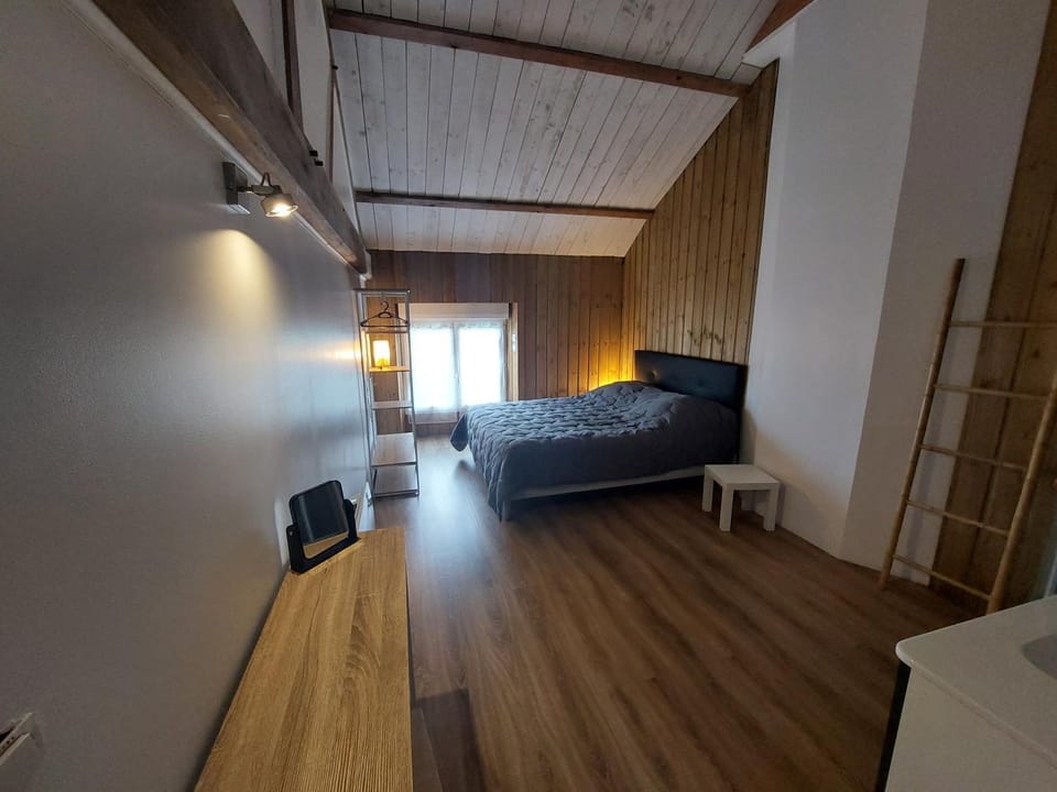 Gite 12 personnes avec étang et piscine House in Pays de la Loire