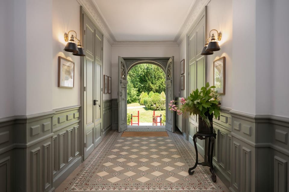 Property building, Facade/entrance