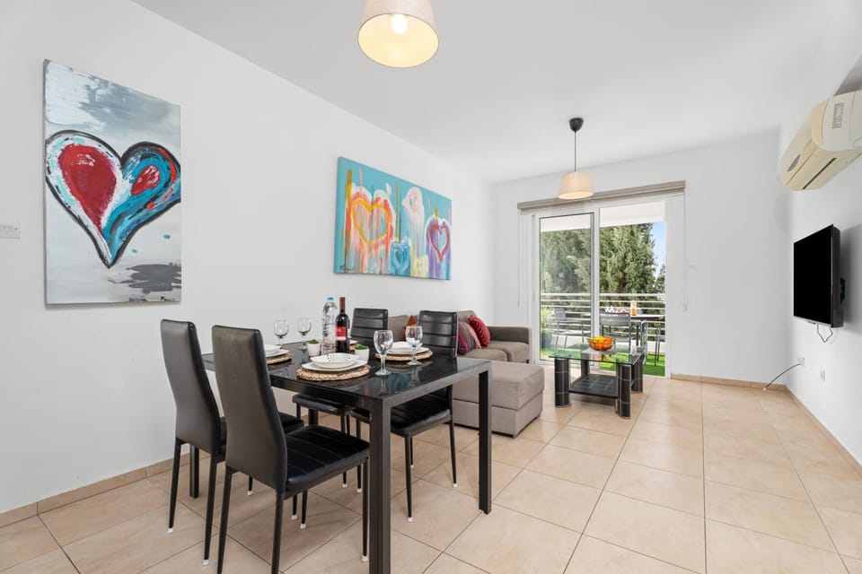 Cosy 2Br Family Apartment - Mythical Sands Resort Apartment in Paralimni