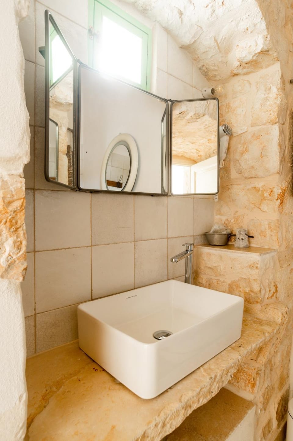 Bathroom, towels
