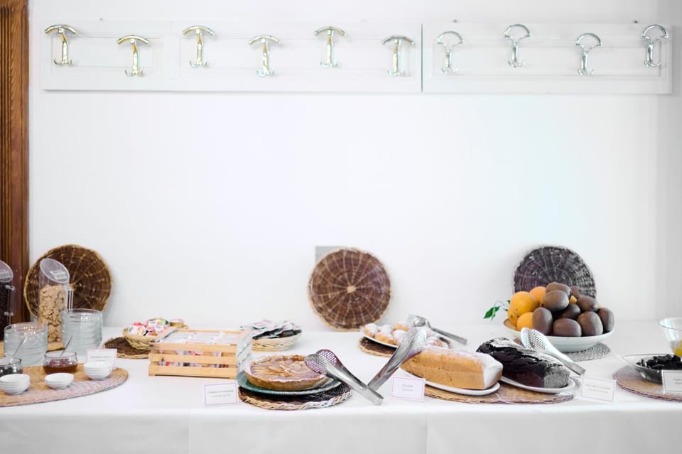 Food and drinks, Decorative detail, Food, Meals, Breakfast, Continental breakfast, toaster