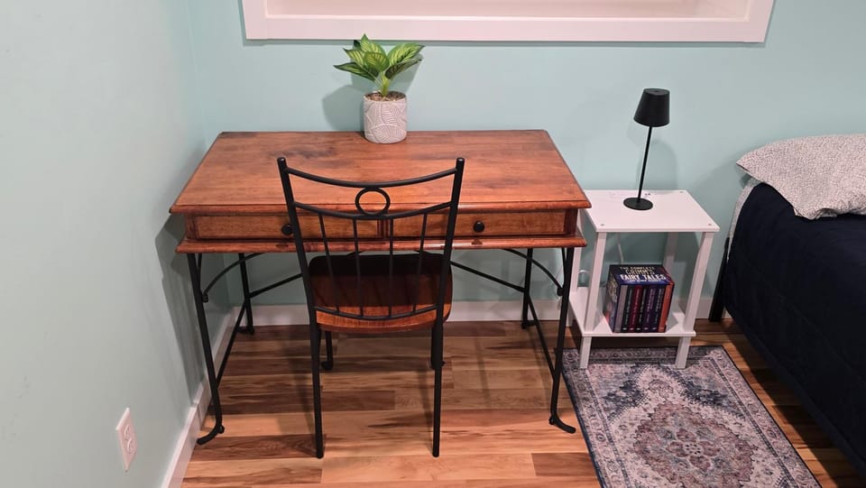 Happy Landing Apartment in Albany