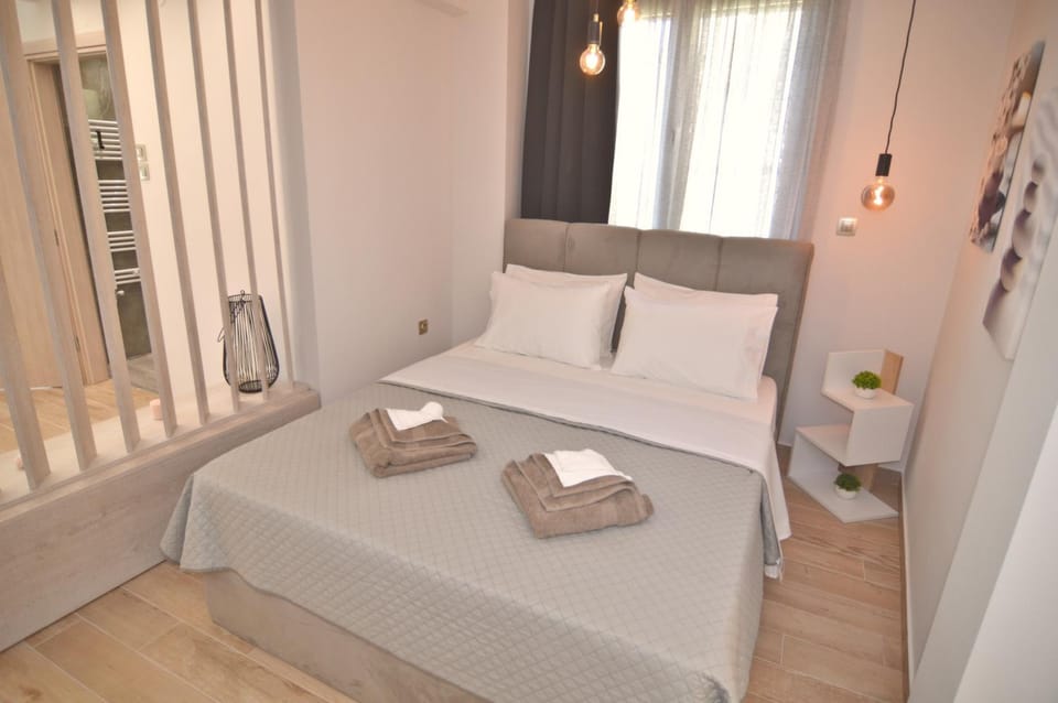 Bed, Photo of the whole room, Bedroom, towels, wardrobe