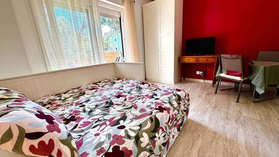 Living room, Bedroom