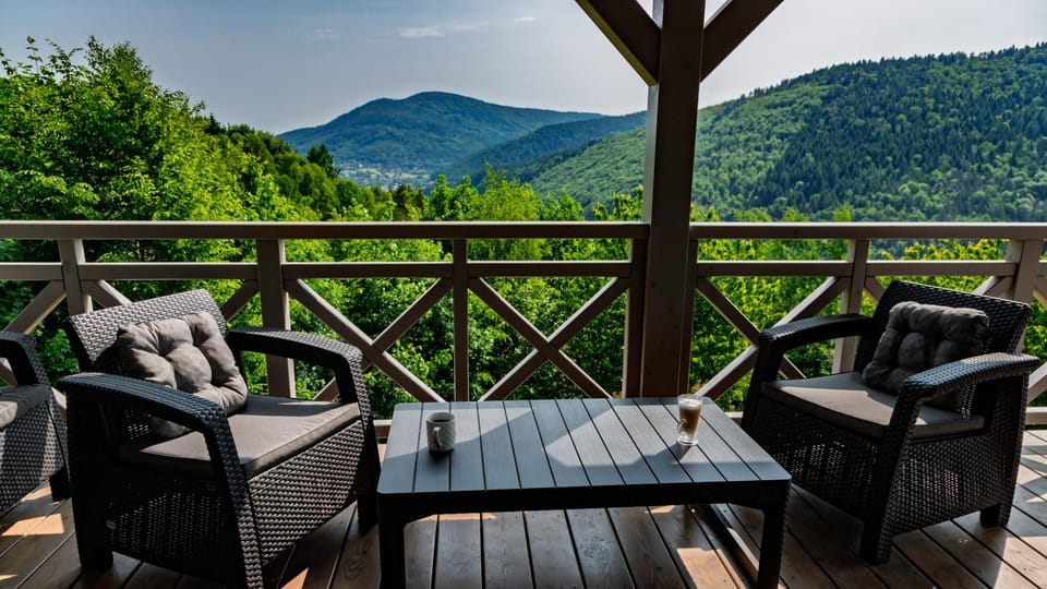 View (from property/room), Balcony/Terrace, Seating area, Mountain view, Breakfast