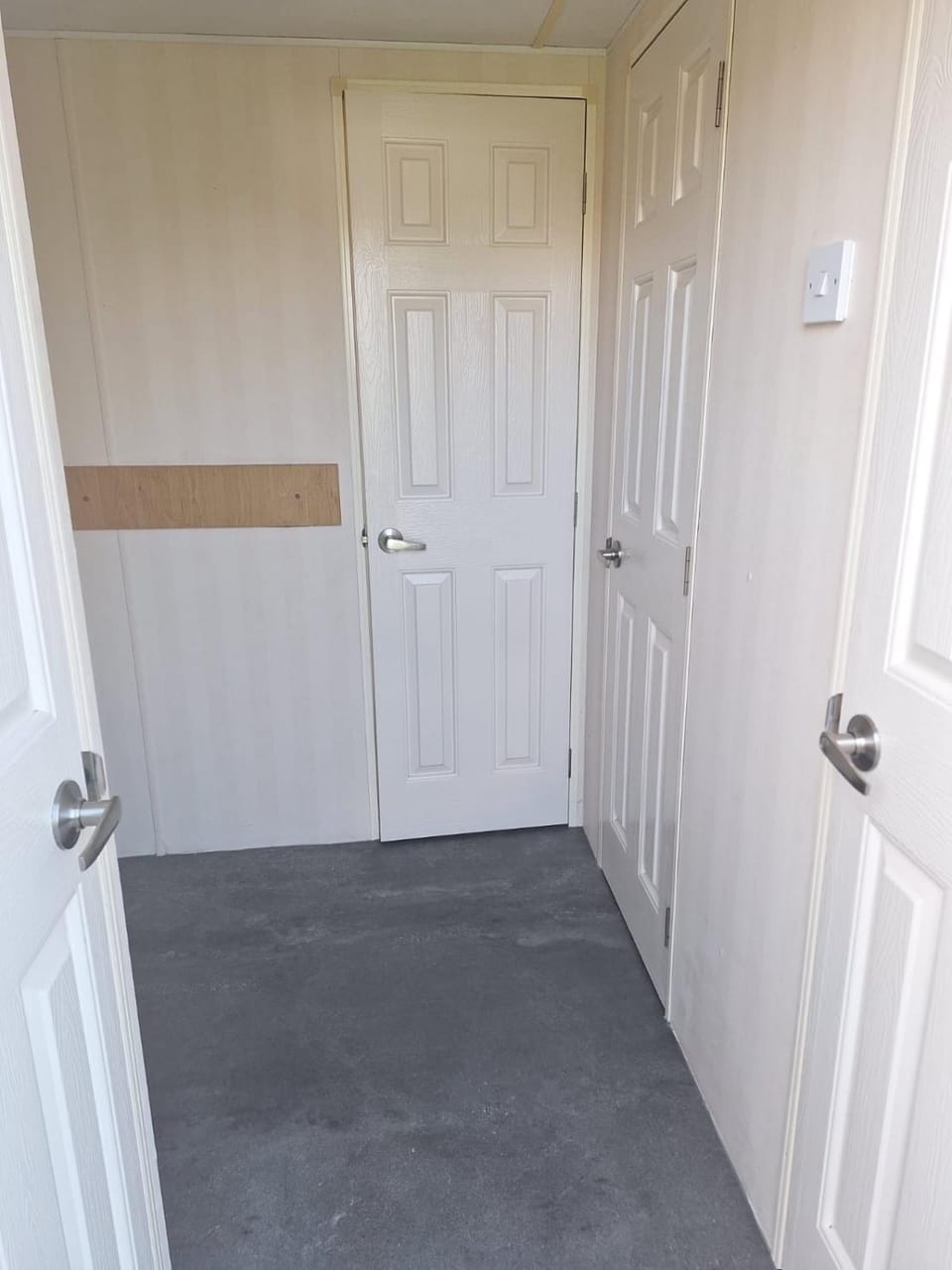 Gezellige Stacaravan nr 7 op Mini-Camping Klaproosje 4 personen Campground/ 
RV Resort in Zeeland, Netherlands