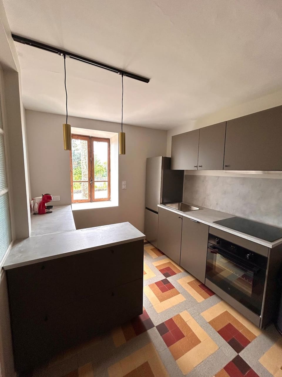 Kitchen or kitchenette, oven, stove