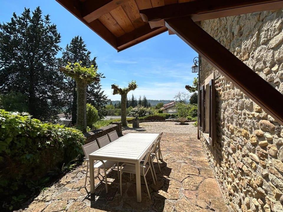 Patio, Garden, Dining area, Garden view