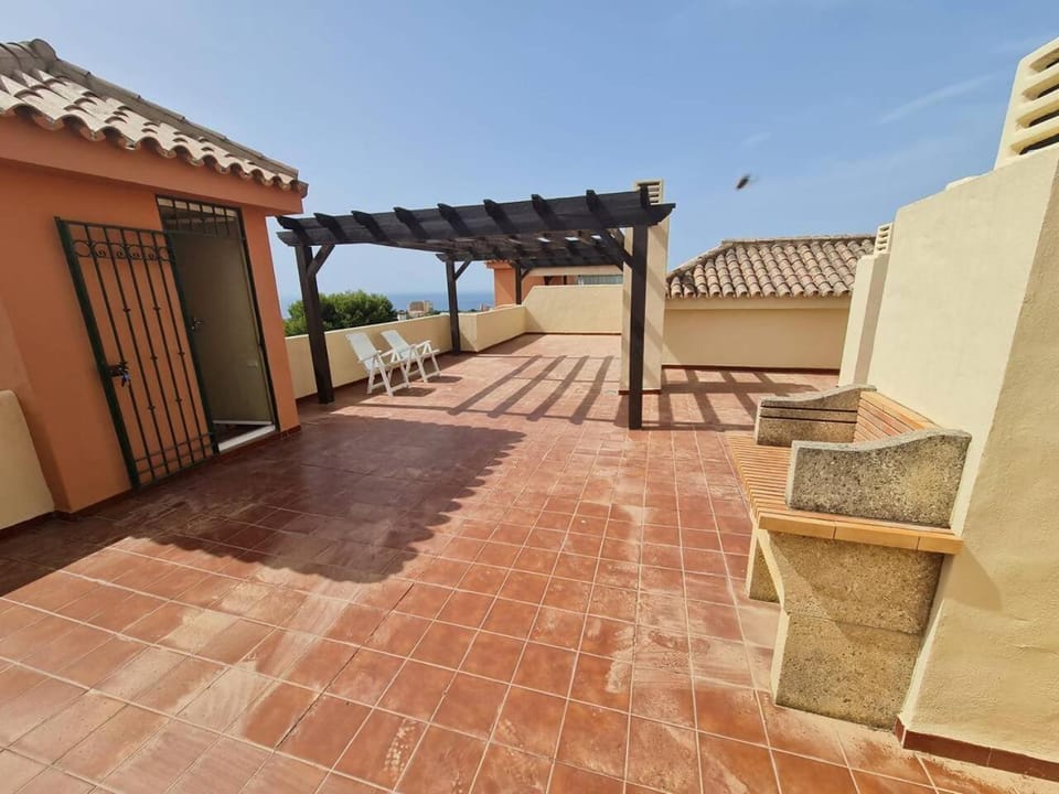CYV - Great views and your own BBQ Apartment in Sitio de Calahonda