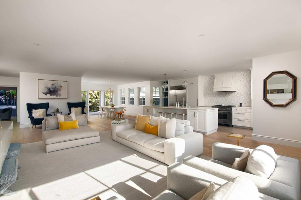 Modern Coastal La Jolla Gem House in La Jolla