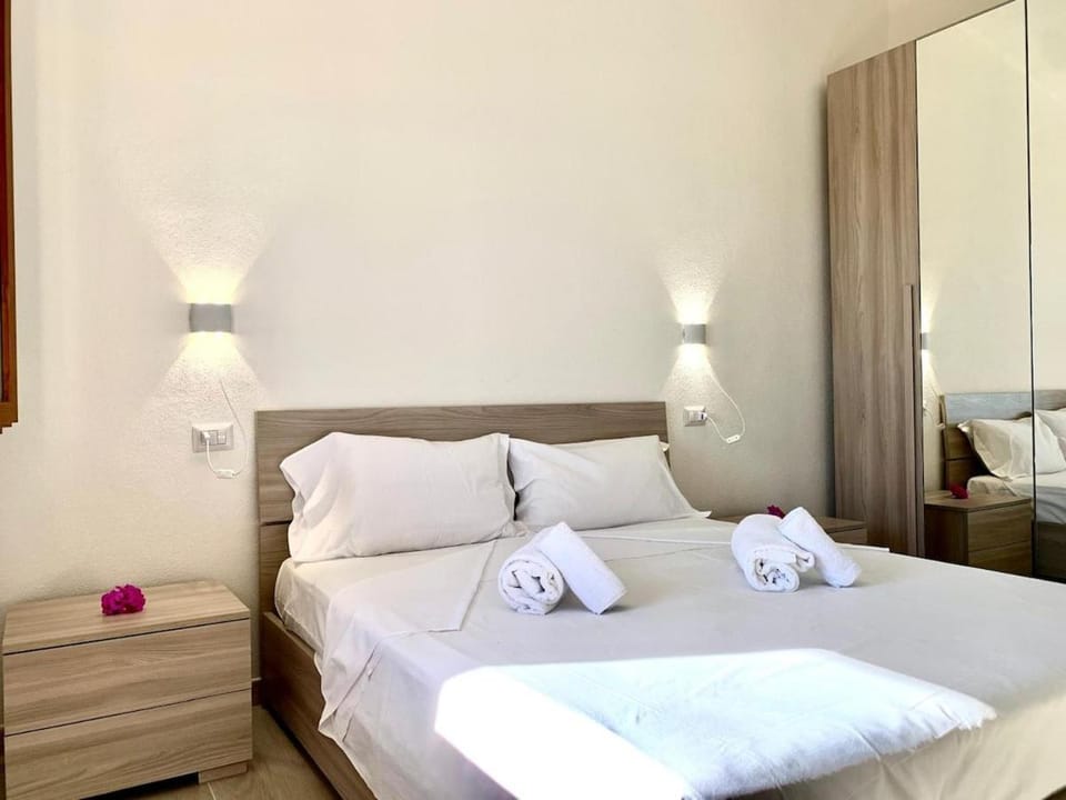 Casa Elicriso-Veranda with a sea view Apartment in Sardinia