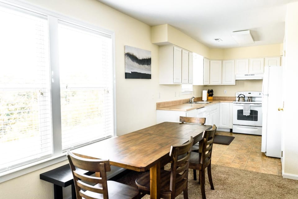 Watermen's Cabana 3C - 3-Bed, 2-Bath Apartment - Walk To BEACH Access & PET Friendly! Apartment in Waves