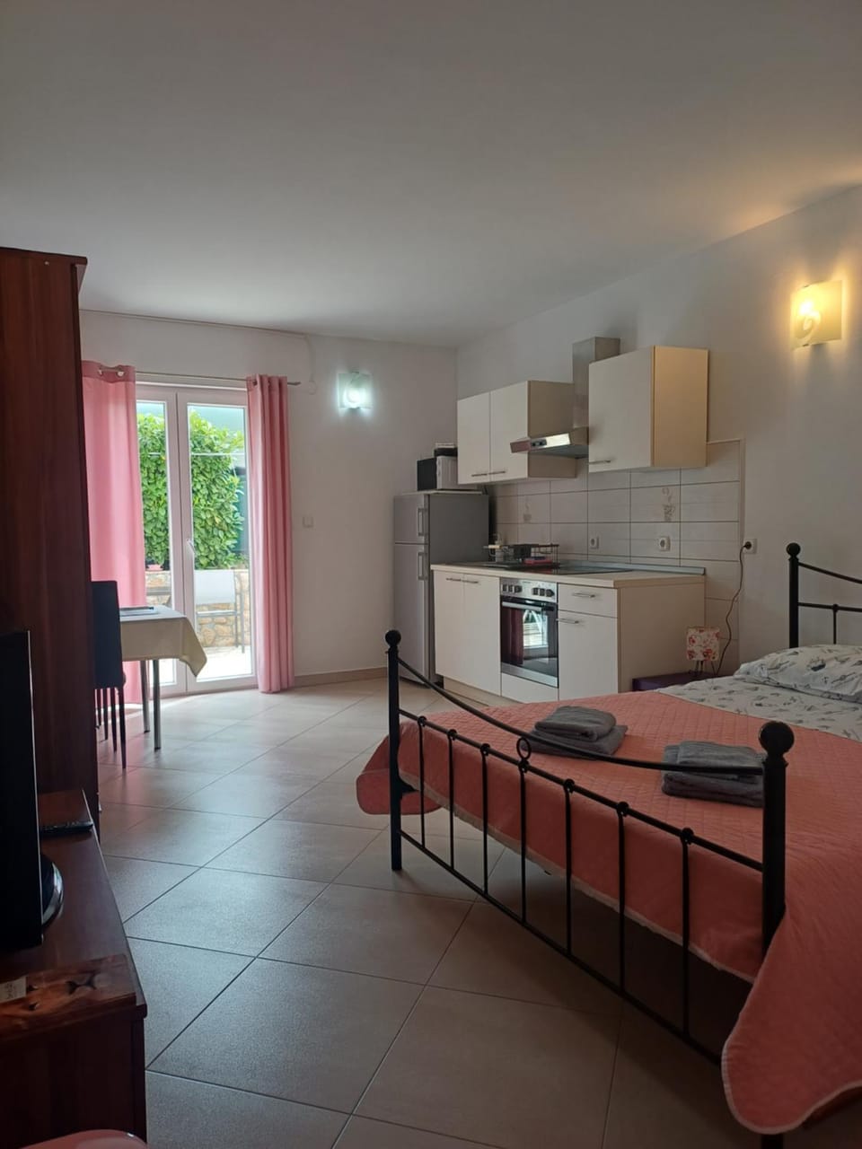 Studio Apartment Ivo Apartment in Cres