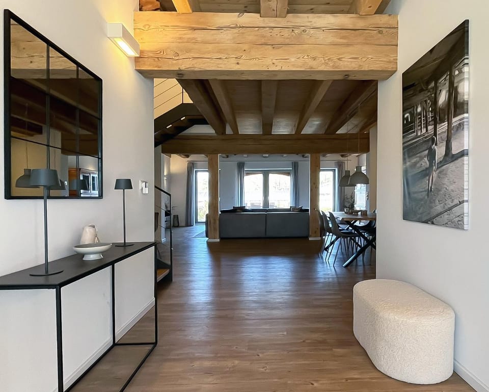 Living room, Photo of the whole room