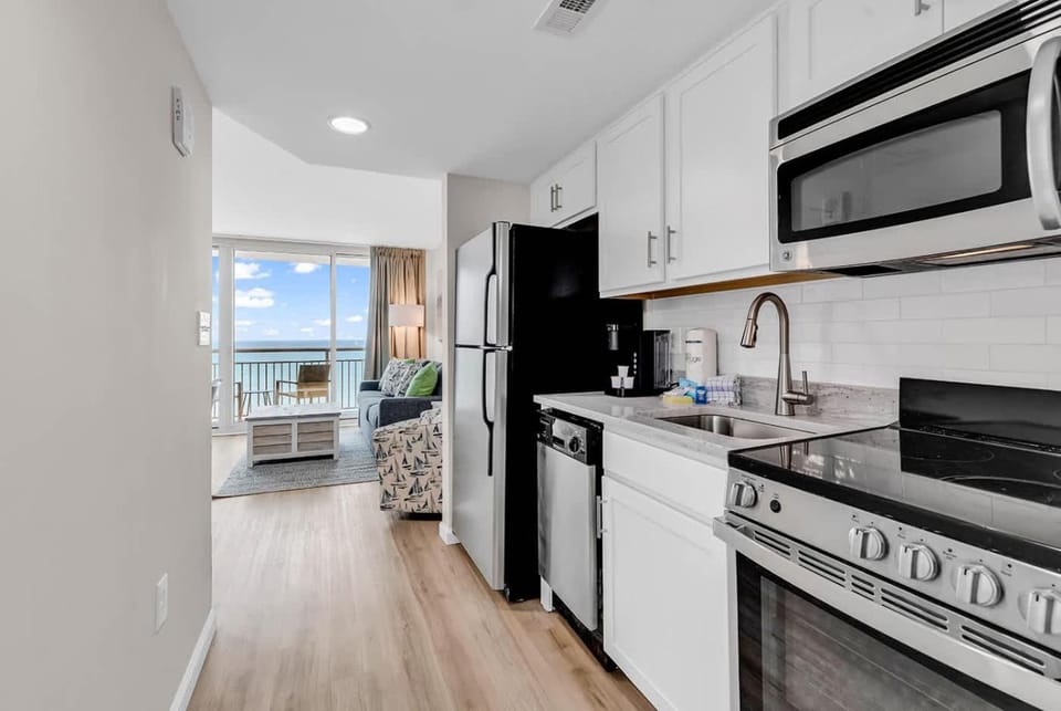 Fully Updated 1BR Oceanfront Oasis at Oceans One House in Myrtle Beach